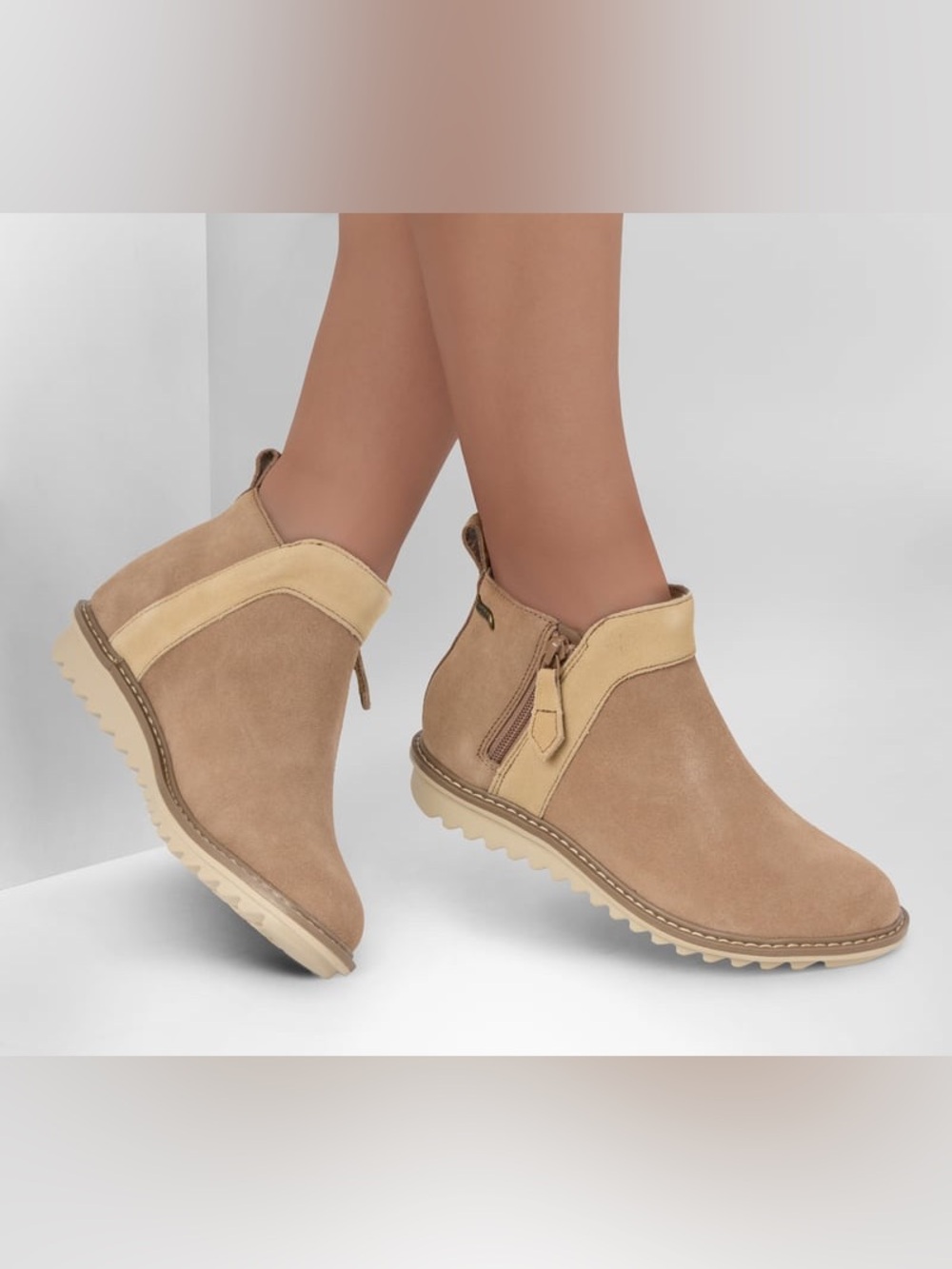 Women’s Skechers Arch Fit Mojave - Indefinite ankle booties size 7